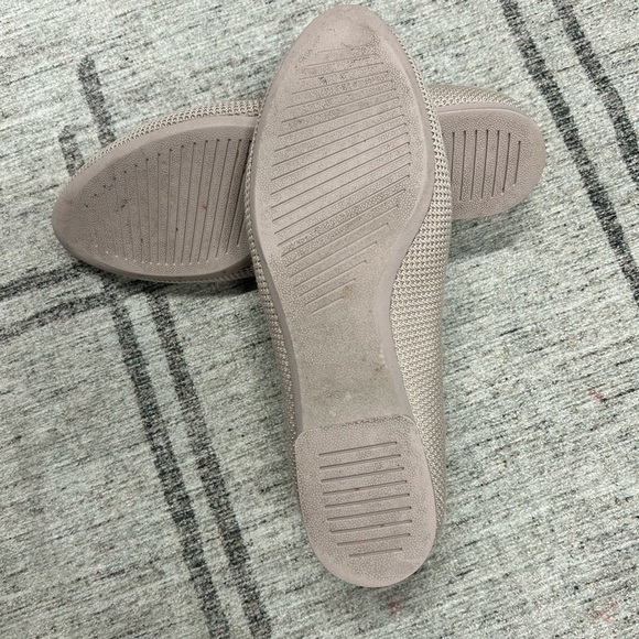 Allbirds Tan Flats Elegant Minimalist Design 10.5 - Picture 3 of 5